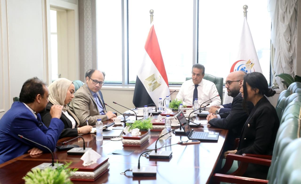 وزير الصحة يعقد اجتماعاً لمتابعة مستجدات منظومة الرعايات والحضانات والطوارئ وخطط التوسع بها