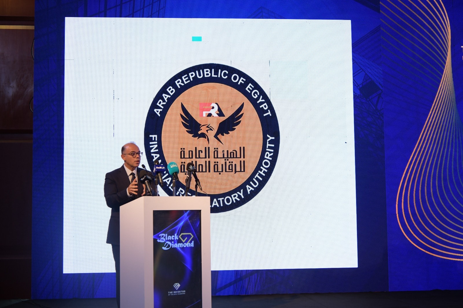 رئيس الرقابة المالية يلتقي المطورين العقاريين ويستعرض آليات التمويل غير المصرفي ودورها في دعم التطوير العقاري
