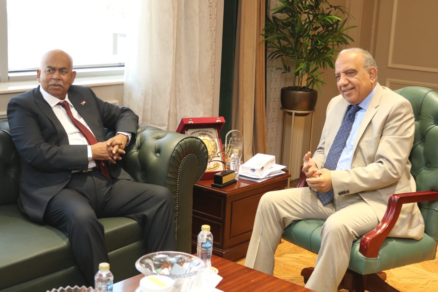 عصمت يستقبل وزير النفط والطاقة السوداني لبحث سبل دعم وتعزيز الشراكة والتعاون في مجالات الكهرباء