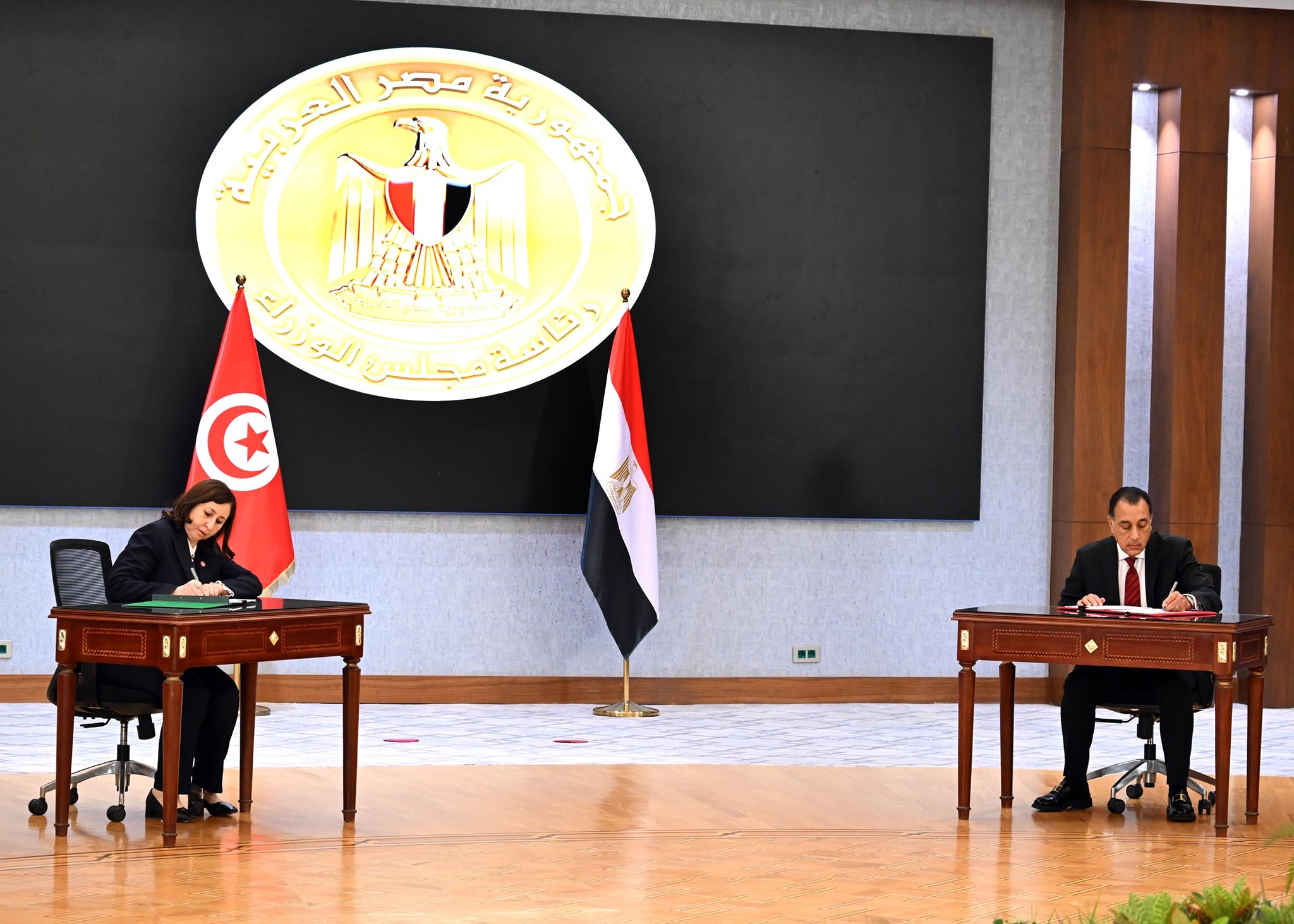 رئيسا وزراء مصر وتونس يشهدان توقيع 8 وثائق في عدد من مجالات التعاون المشترك