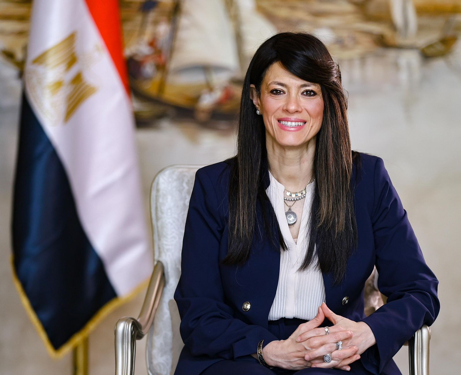 التخطيط تستعرض مستهدفات الكهرباء والطاقة المتجددة بخطة العام المالي 25/2026