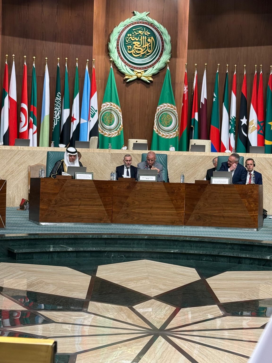 السفير العراقي يترأس الاجتماع التحضيري للقمة العربية – الروسية