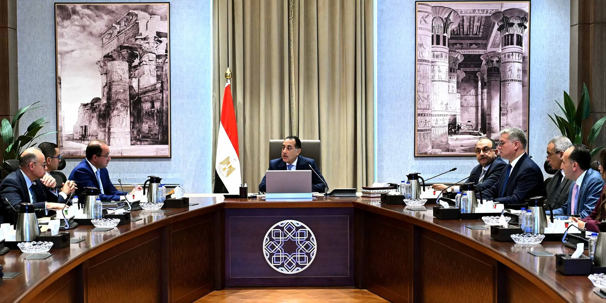 رئيس الوزراء يستعرض جهود تجهيز الشركات الحكومية للطرح وسُبل تنشيط البورصة المصرية