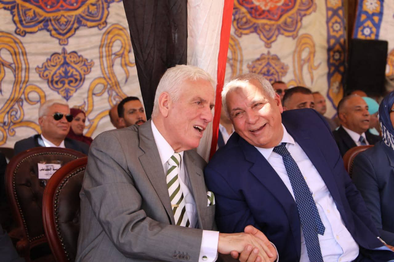 الزملوط وضيوف المحافظة يشهدون انطلاق موكب 