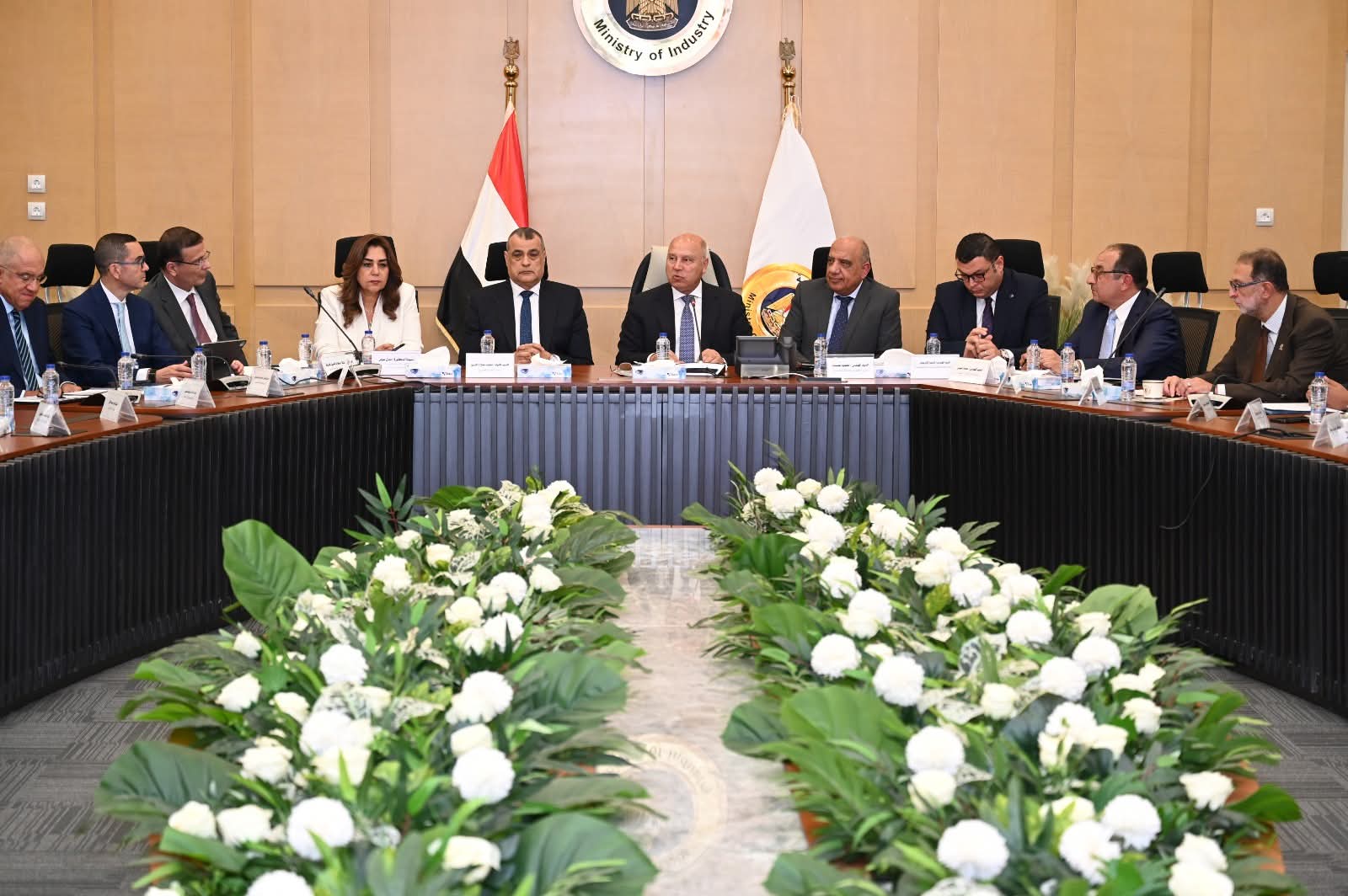 وزيرالصناعةوالنقل يترأس الاجتماع الثاني والثلاثين للمجموعة الوزارية للتنمية الصناعية