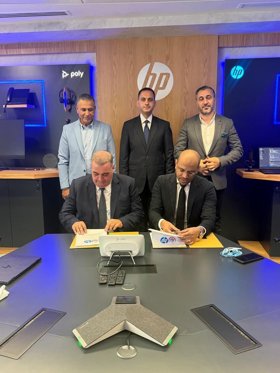 نائب وزير الصحة يلتقي ممثلي شركة HP في دبي لبحث تعزيز التحول الرقمي وتطبيقات الذكاء الاصطناعي في القطاع الصحي