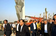 رئيس الوزراء يطمئن ميدانيا على الانتهاء من أعمال تطوير المنطقة المحيطة بالمتحف المصري الكبير والطرق المؤدية إليه