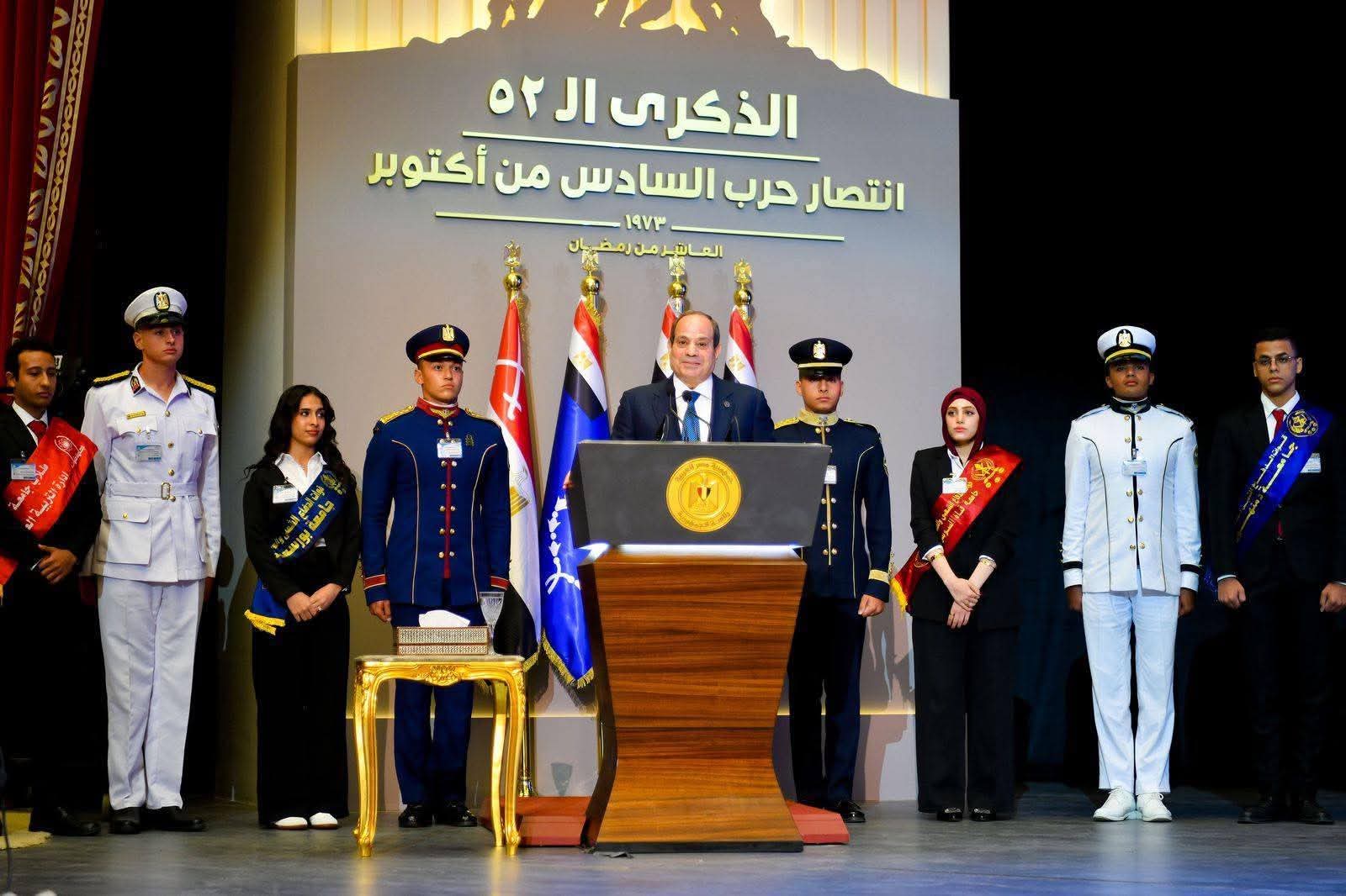 الرئيس السيسى: إنه يشعر بمعاناة المواطنين كونه واحدًا منهم وأن تجاوز هذه المرحلة الصعبة سيكون بعون الله وبجهد المصريين وإخلاصهم