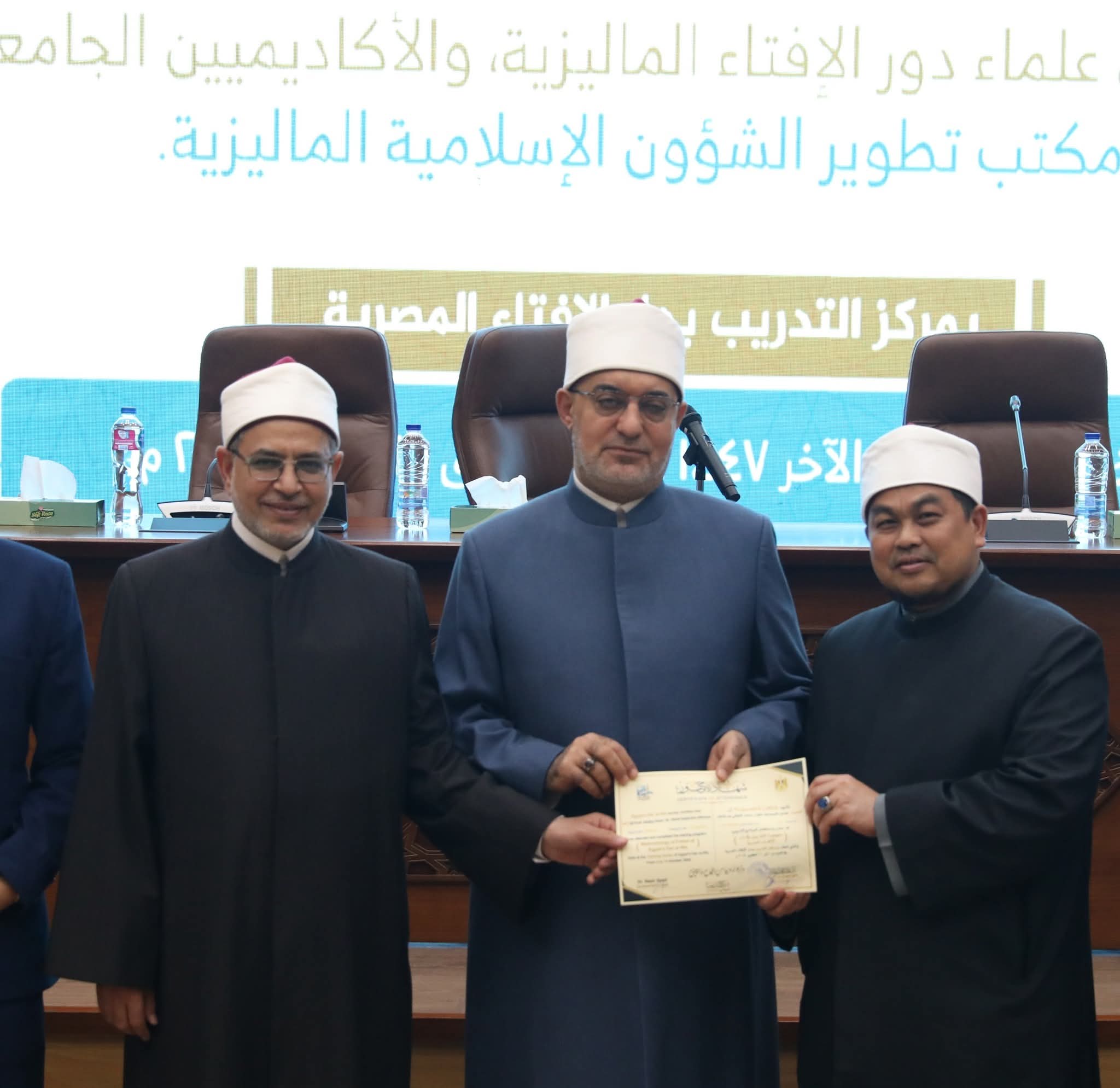 مفتي الجمهورية يؤكد أهمية إعداد المفتين وتأهيلهم وفق منهجية علمية تجمع بين الأصالة والمعاصرة