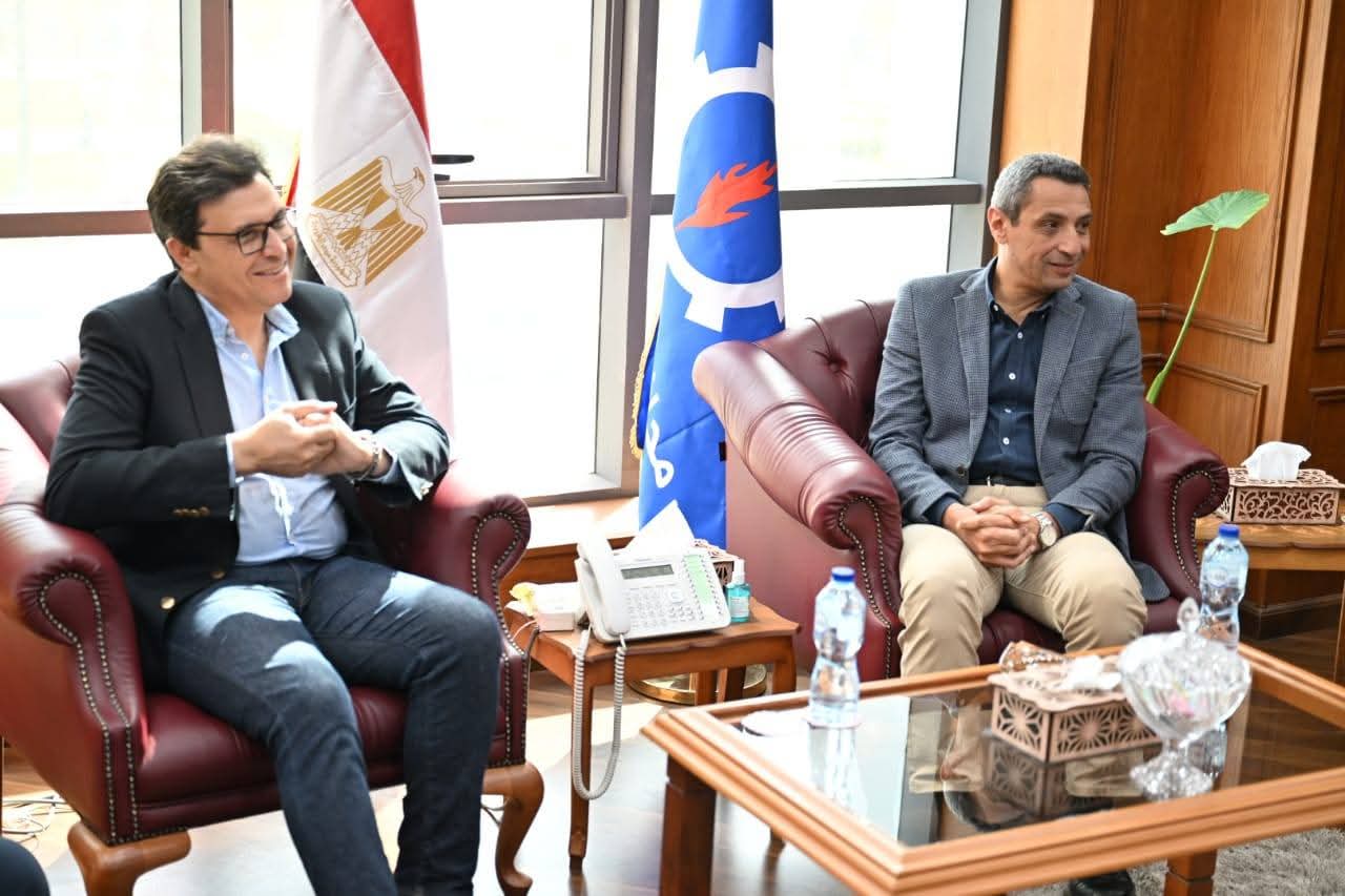 وزير الثقافة يلتقي محافظ السويس لبحث سبل دعم الأنشطة الإبداعية