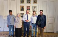 السفير التركي بالقاهرة يكرّم ثلاثة طلاب مصريين مكفوفين تميزوا في تعلم اللغة التركية