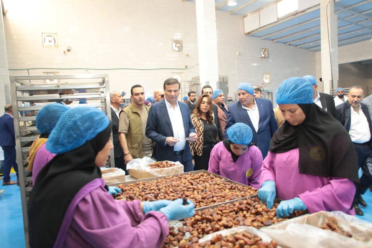 وزيرا التنمية والزراعة يتفقدان مشروع الإنتاج الحيواني ومجمع تمور الوادي الجديد
