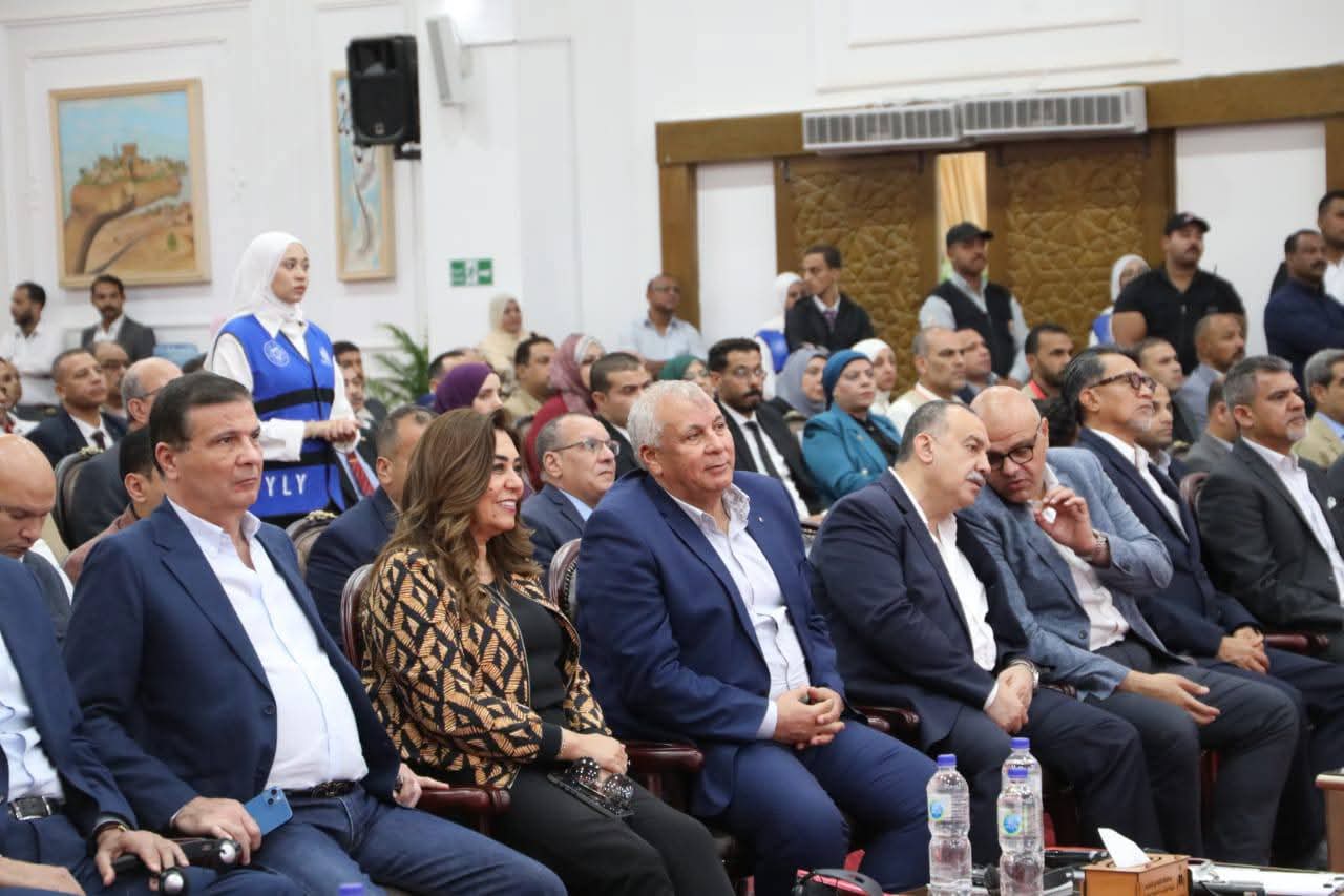 وزيرا الزراعة والتنمية ومحافظ الوادى الجديد يشهدون احتفالية 