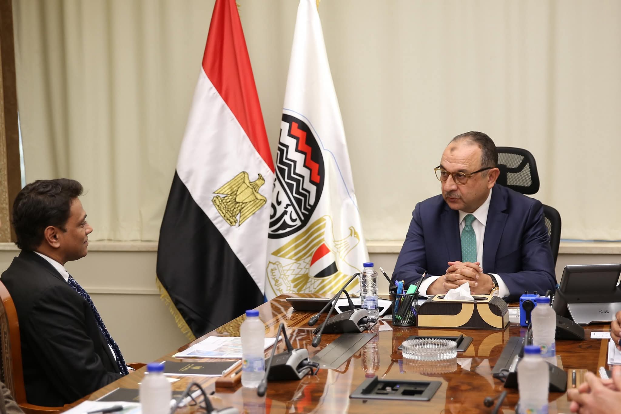 شيمى يبحث مع وفد من شركة 
