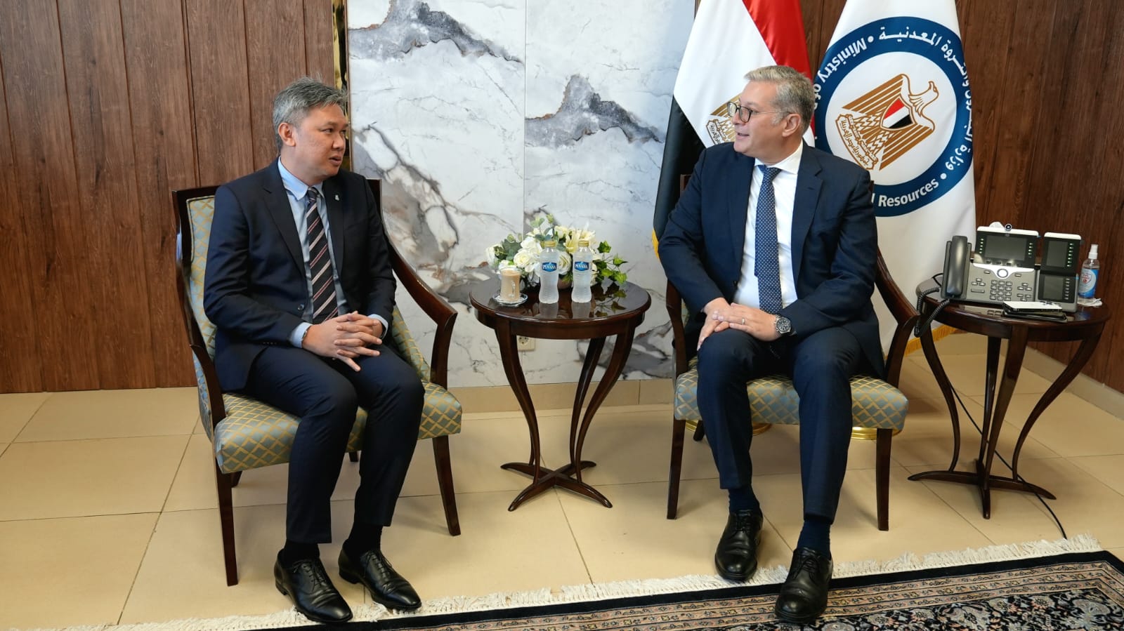 بدوى يبحث مع بتروناس الماليزية تعزيز الشراكة الاستراتيجية في مجال الغاز الطبيعي