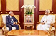 وزيرُ الخارجية العمانى يتسلم نسخة من أوراق اعتماد السفير المصري بمسقط