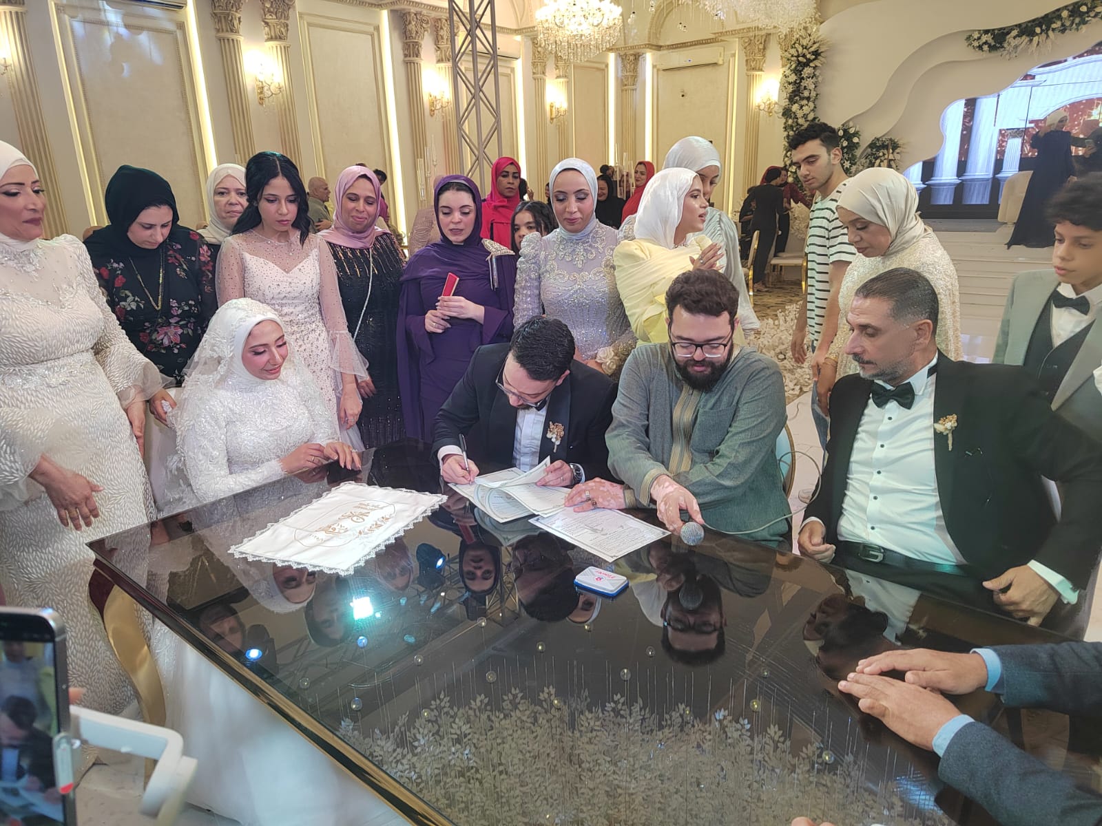 المهندس محمود وعروسه شروق فى قفص الزوجية