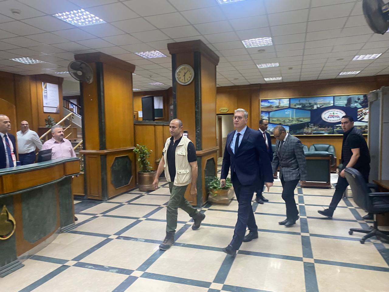 زيارة مفاجئة لوزير البترول لشركة بدرالدين يعقبها اجتماع مبكر لمتابعة خطط الإنتاج والسلامة