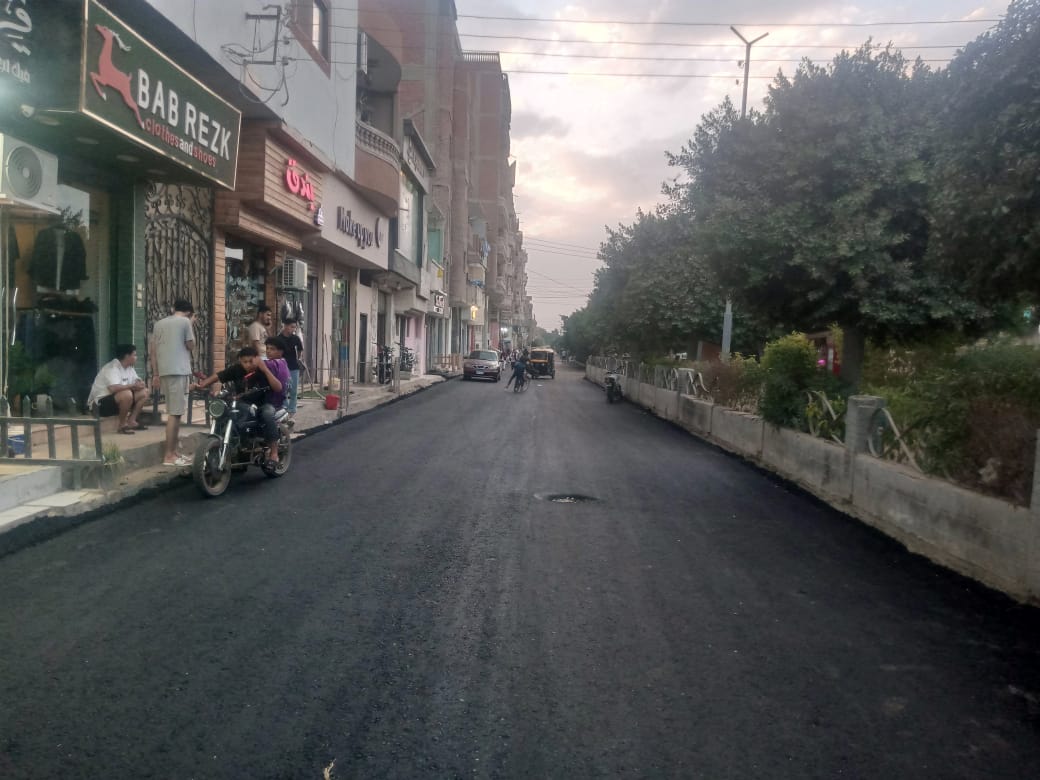 مديرية الطرق بالإسماعيلية تواصل تنفيذ مشروعات الرصف والصيانة وتطوير البنية التحتية