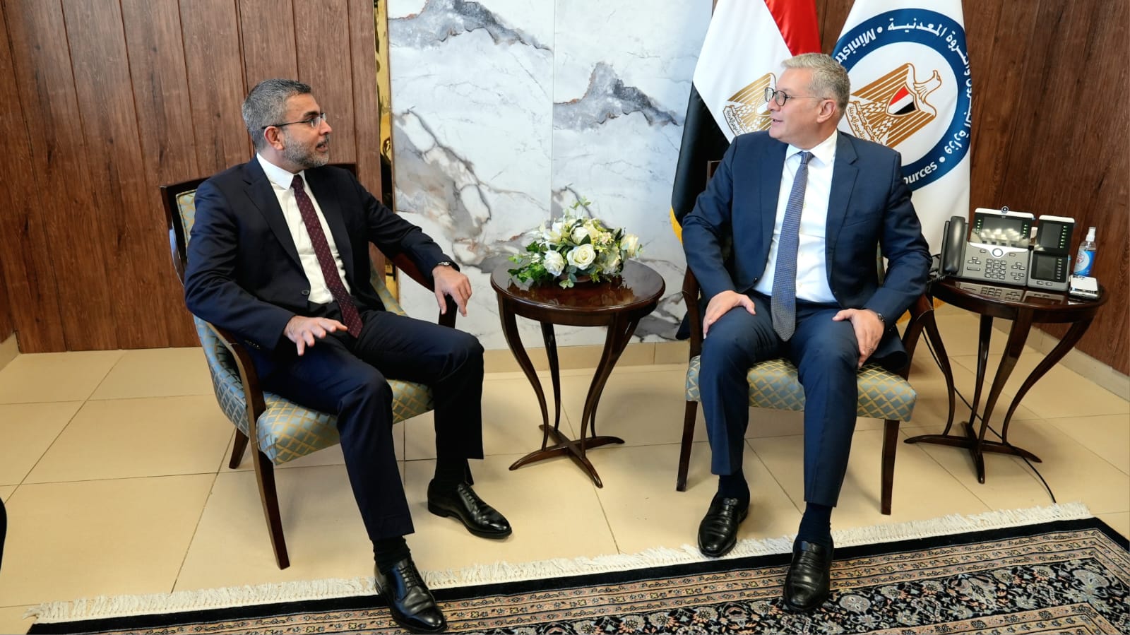 بدوى يبحث تعزيز الشراكة وتبادل الخبرات مع الإمارات