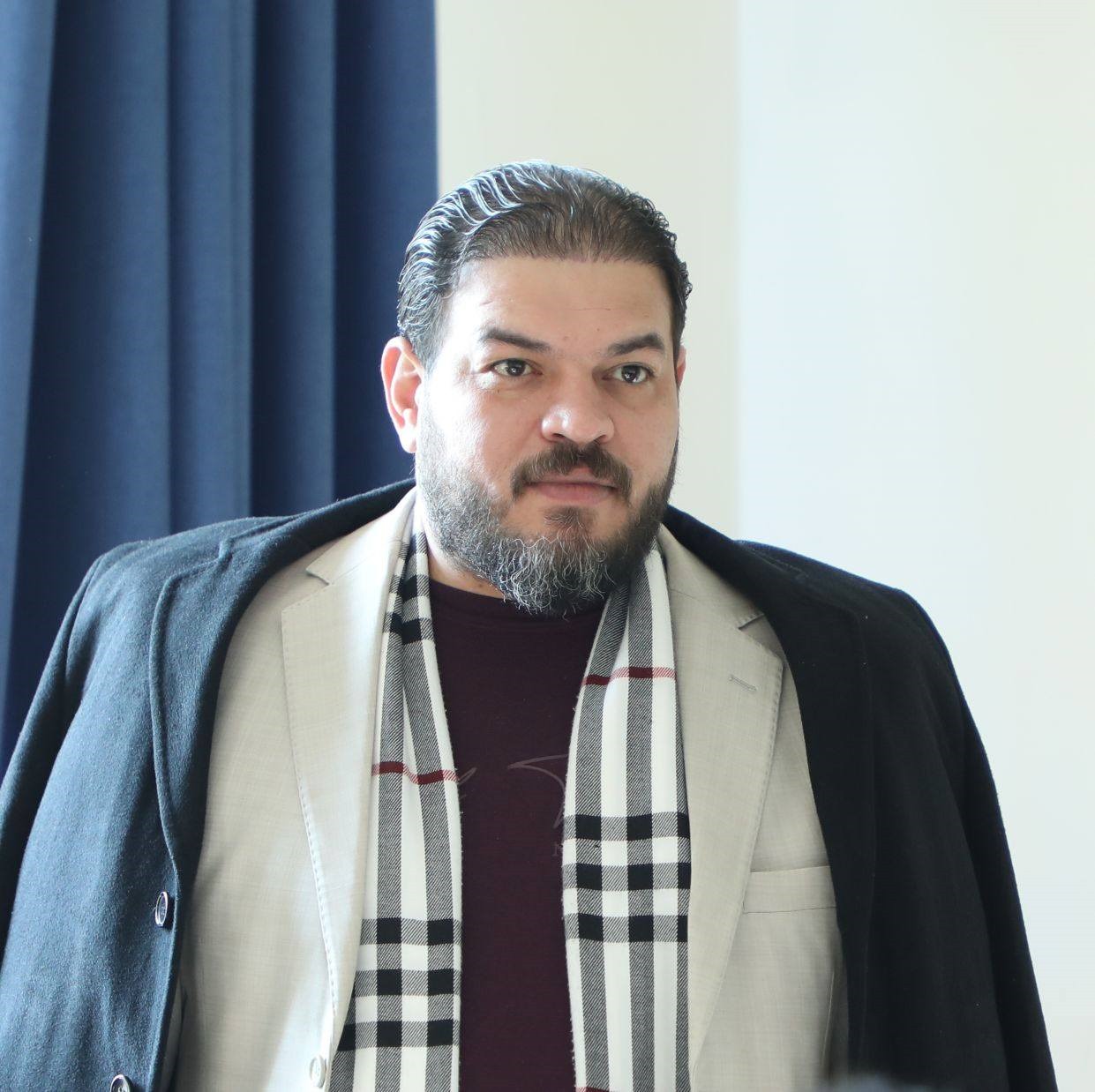 د.أرشد التكمه چي يكتب.. عروض مسرح ما بعد الحداثة تناول نقدي ل د. المخرج نصير طه