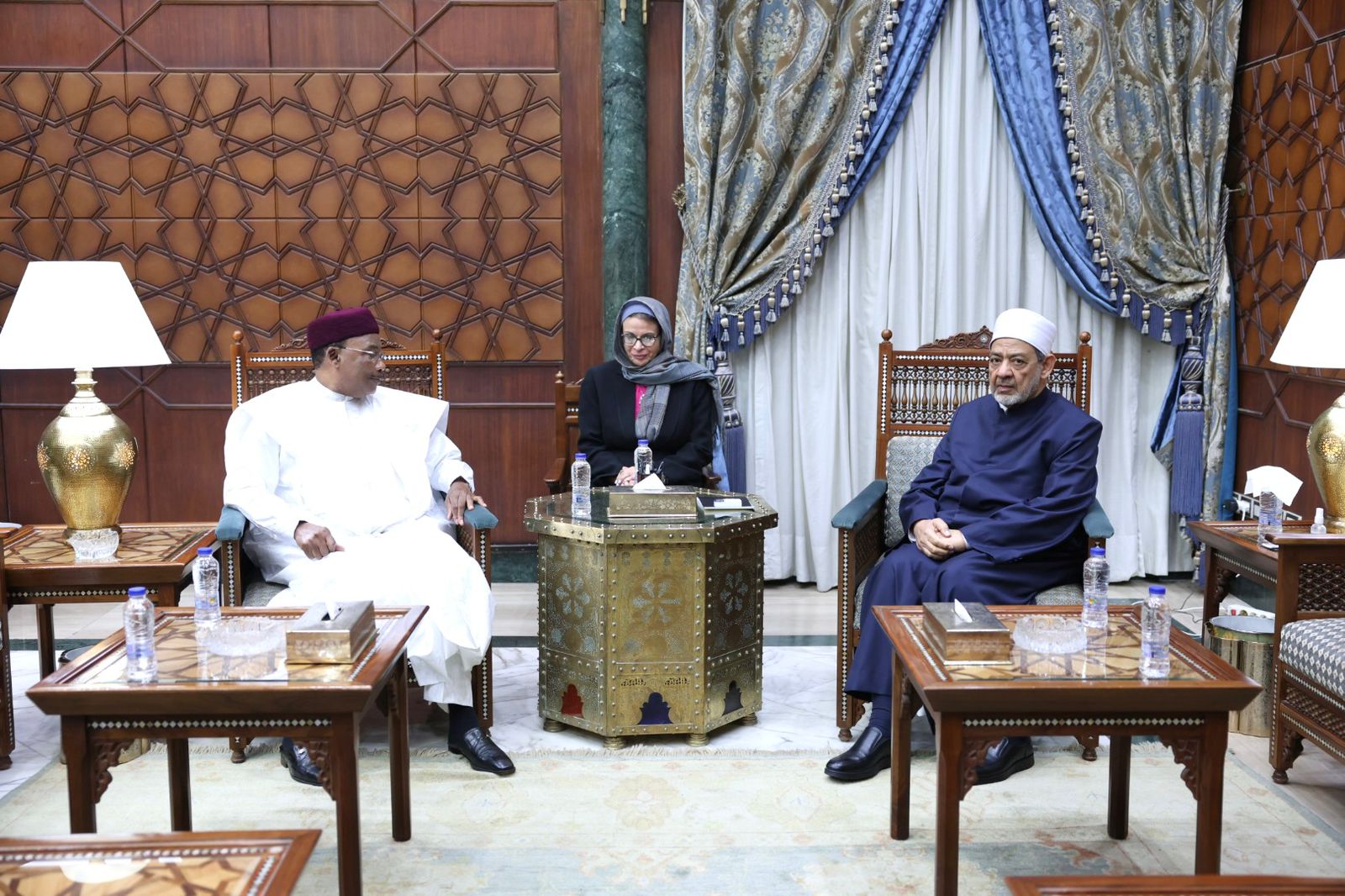شيخ الأزهر يستقبل عضو مجلس حكماء المسلمين لبحث سُبُل تعزيز التعاون المشترك
