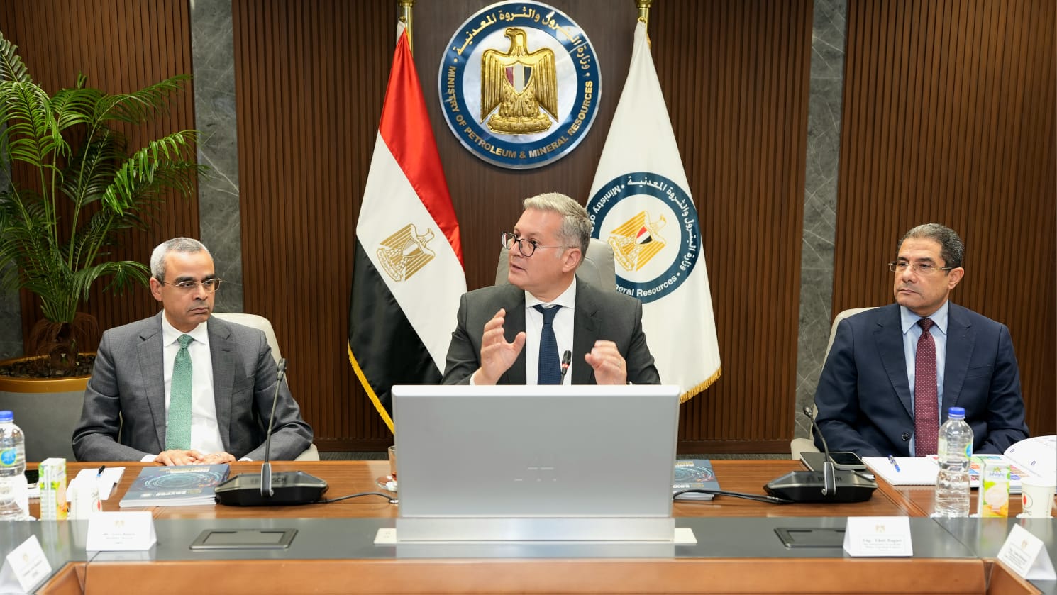 بدوى يترأس اجتماع أعضاء اللجنة العليا لمؤتمر ومعرض إيجبس 2026