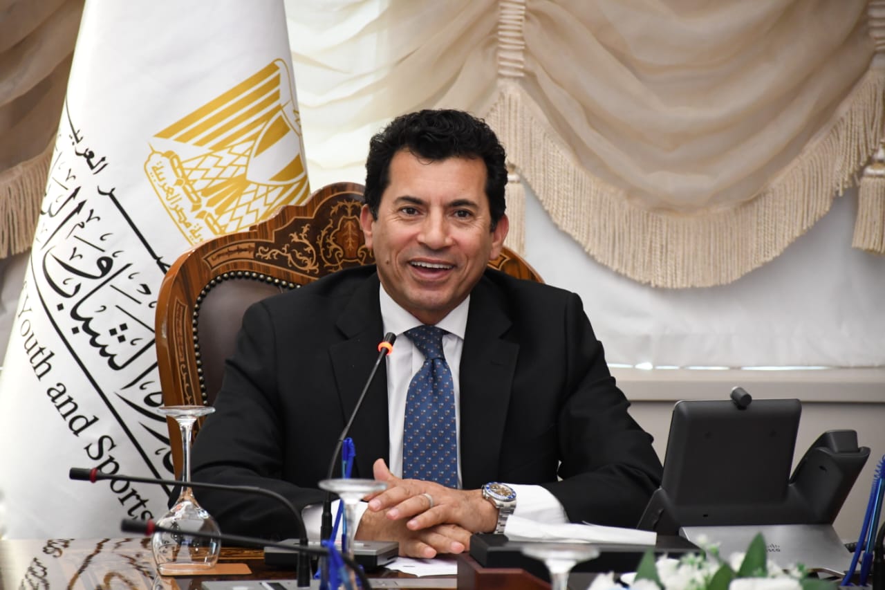 صبحي يُهنئ البطل النوساني بعد تأهله إلى ربع نهائي بطولة كندا الدولية للإسكواش