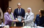 جامعة 6 أكتوبر تُكرِّم نقيب الإعلاميين لإسهاماته العلمية والبحثية
