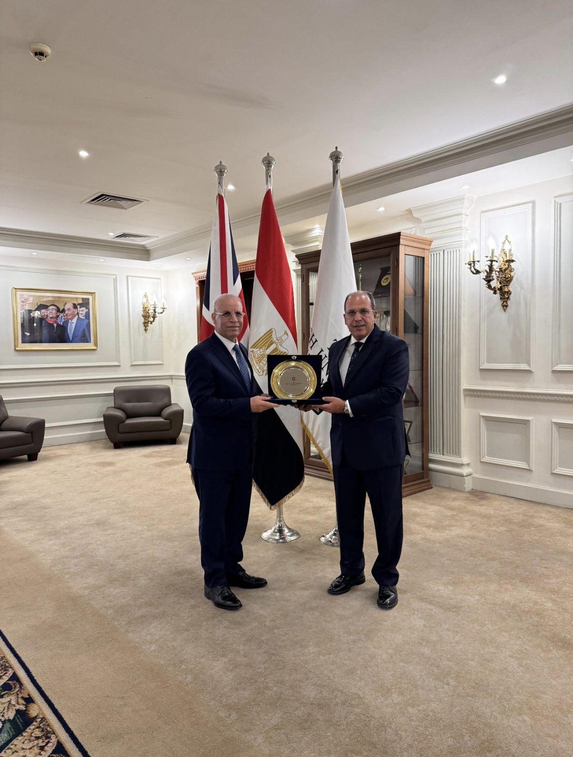 السفير العراقي يلتقي رئيس الجامعة البريطانية في مصر