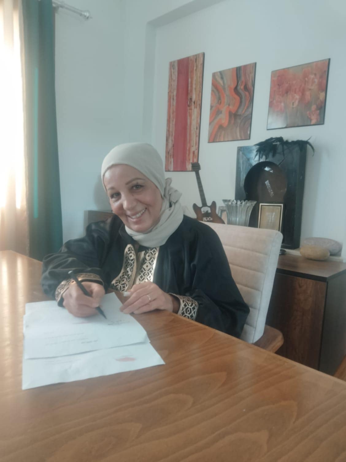 فاطمة بناني تكتب.. تحية إلى المعلم