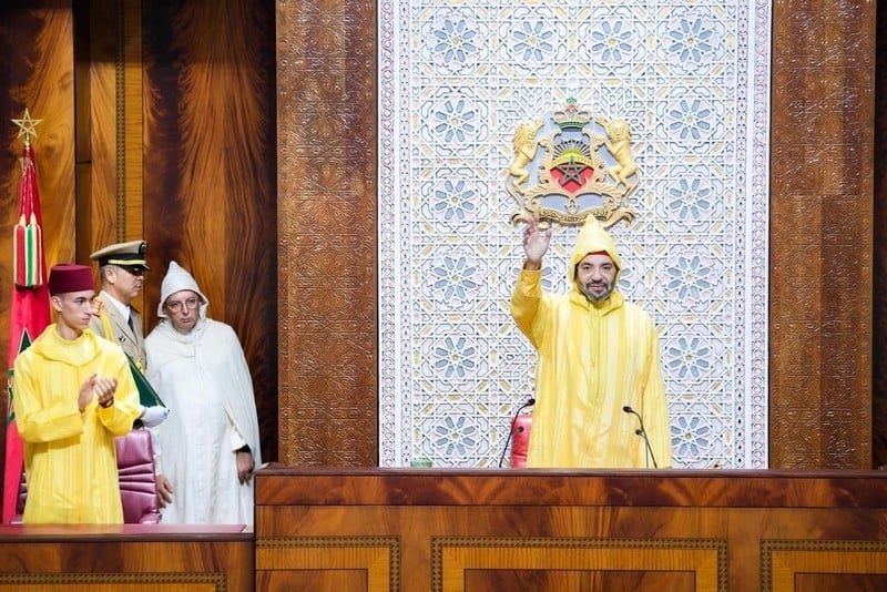 العاهل المغربي يدعو الحكومة والبرلمان إلى تغليب المصلحة الوطنية واستكمال المشاريع التنموية