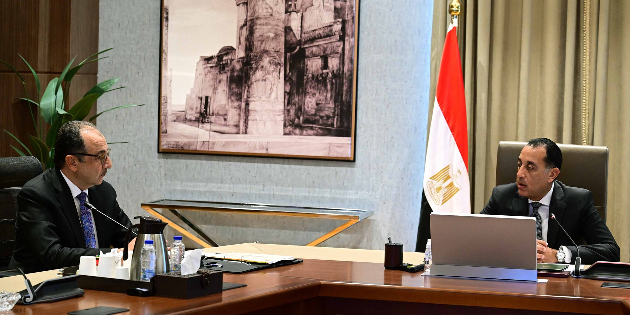 رئيس الوزراء يستعرض مع قطاع الأعمال الفرص الاستثمارية المتوافرة في قطاع السياحة والتشييد