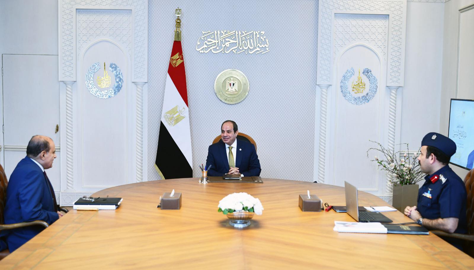الرئيس السيسى يشدّد على أهمية تعزيز الشراكة مع القطاع الخاص وجذب الاستثمارات الأجنبية لتحقيق الاكتفاء الذاتي من السلع الاستراتيجية