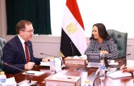 وزيرة التضامن تلتقي سفير المملكة المتحدة بالقاهرة
