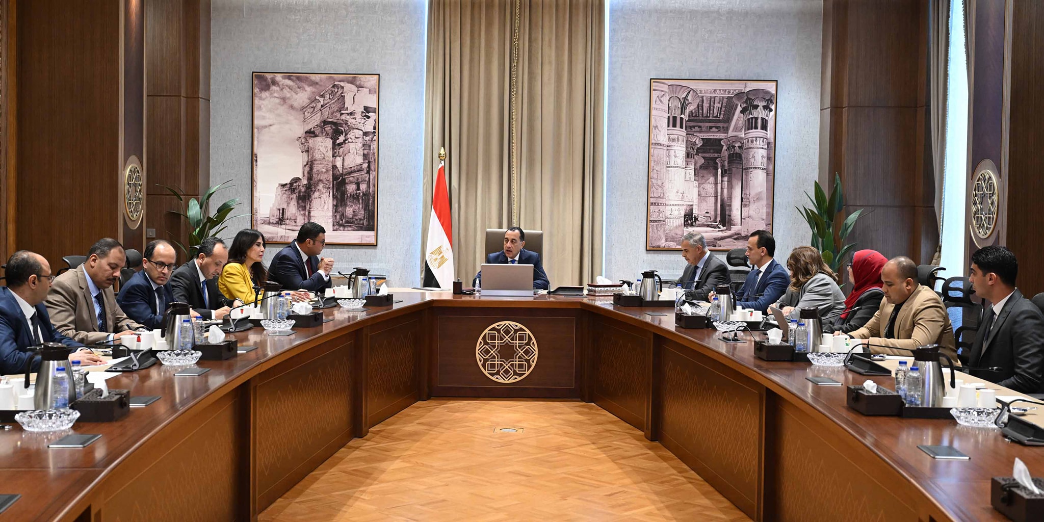 رئيس الوزراء يتابع موقف العقارات المعرضة للانهيارات بالإسكندرية وجهود توفير سكن بديل لسكانها