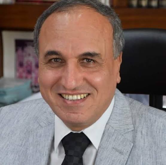عبد المحسن سلامة يكتب.. مجمع بلا عنوان