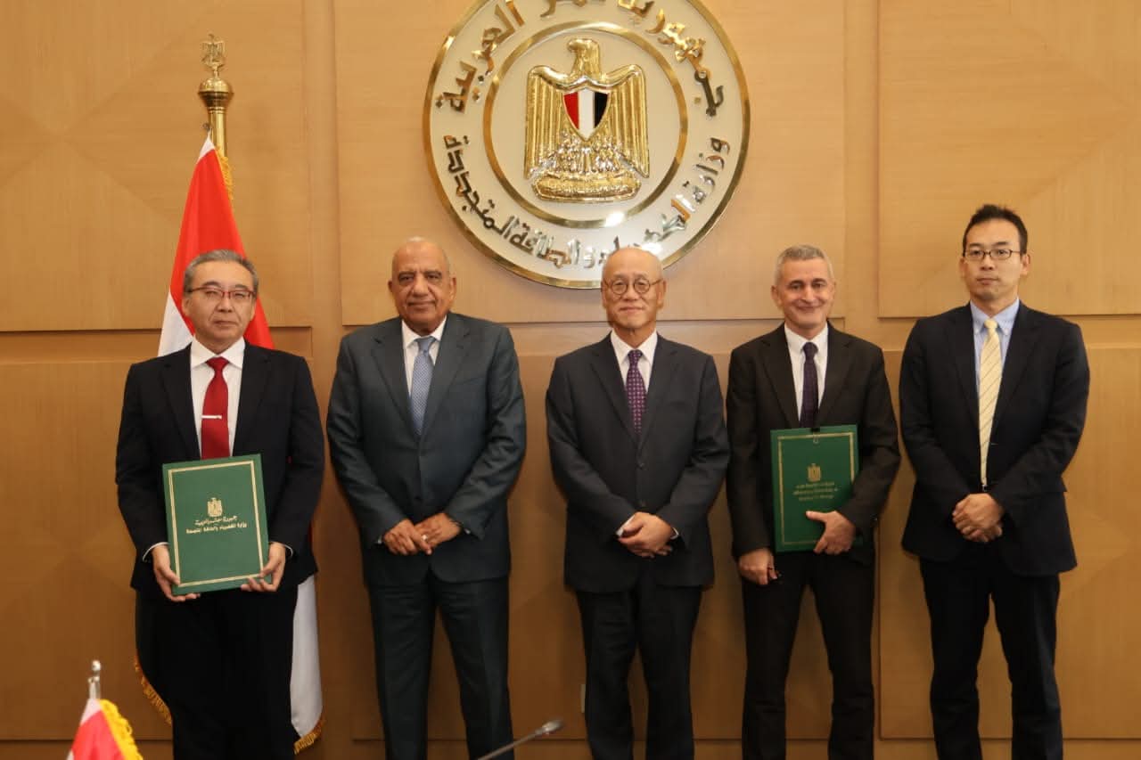 اليابان تدعم جهود مصر في التوسع بالطاقة النظيفة عبر مشروع محطة شمسية في الغردقة