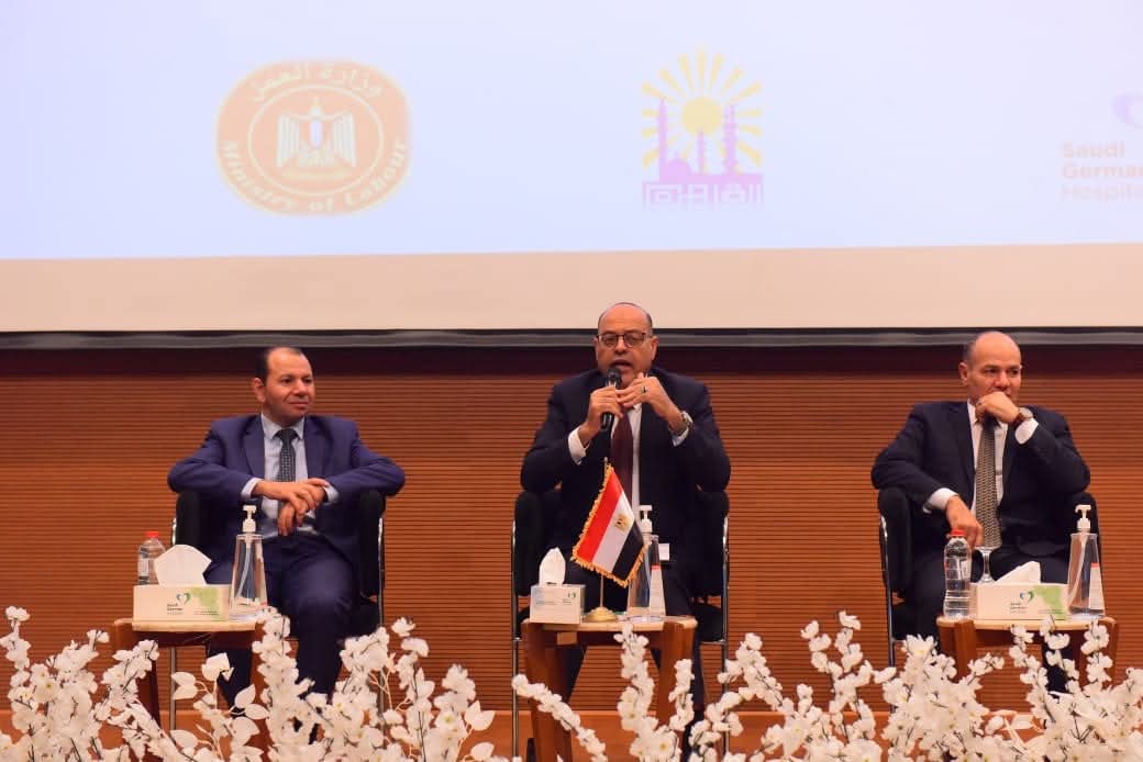 وزير العمل يفتتح ندوة توعوية بقانون العمل الجديد بحضور ممثلي شركات خاصة