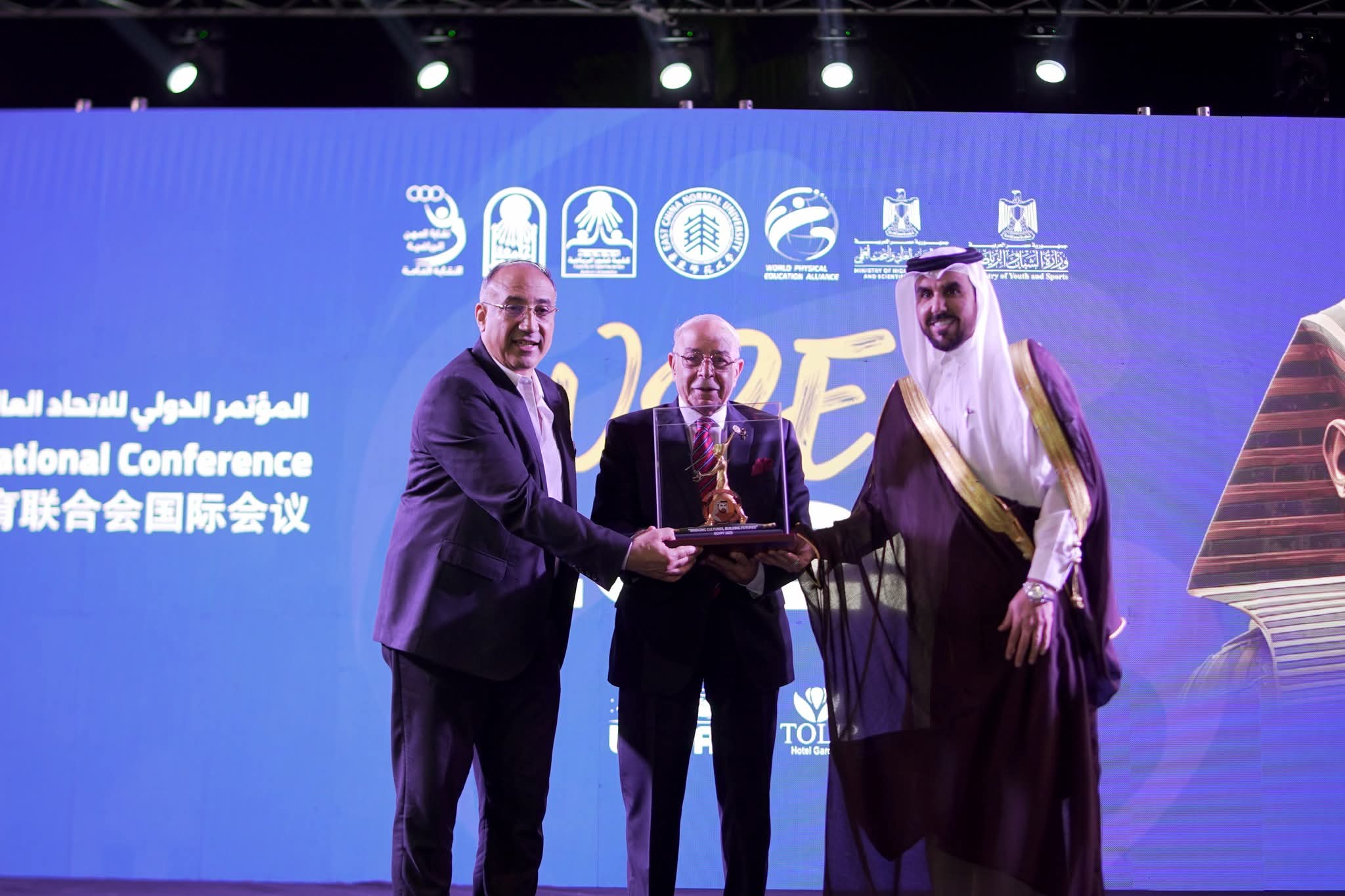تكريم نخبة من خبراء العالم في مؤتمر WPEA 2025 تقديرًا لإسهاماتهم في تطوير التربية البدنية والرياضة