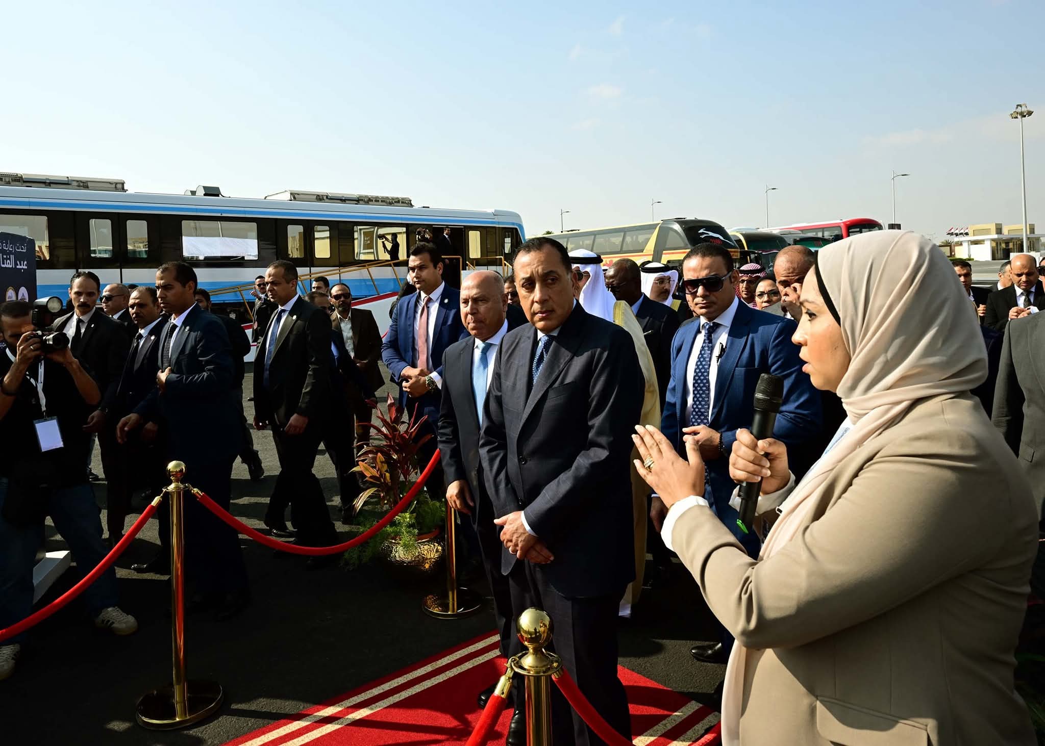 رئيس الوزراء يشهد اصطفافاً بالمعرض والمؤتمر الدولي للنقل الذكي