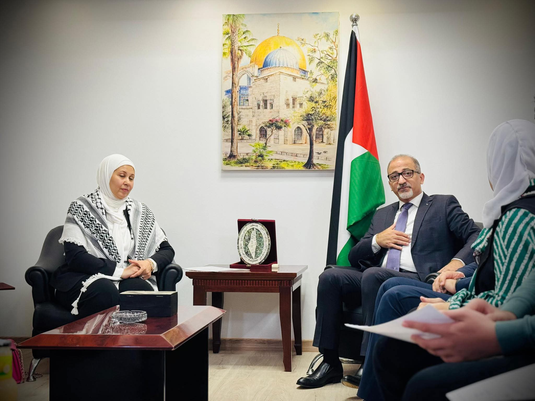 المندوبية الدائمة لدولة فلسطين لدى جامعة الدول العربية تستقبل عددا من الشباب الفلسطيني