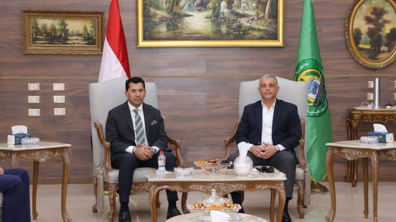 صبحي ومحافظ الإسماعيلية يلتقيان اللجنة المؤقتة لإدارة شئون النادي الإسماعيلي