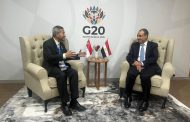 وزير الخارجية يبحث مع نظيره السنغافوري تعزيز التعاون بين البلدين