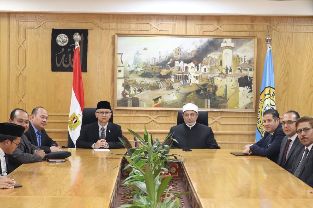 نائب التعليم الإندونيسي: يشيد بالمنهج الأزهري الوسطي المعتدل