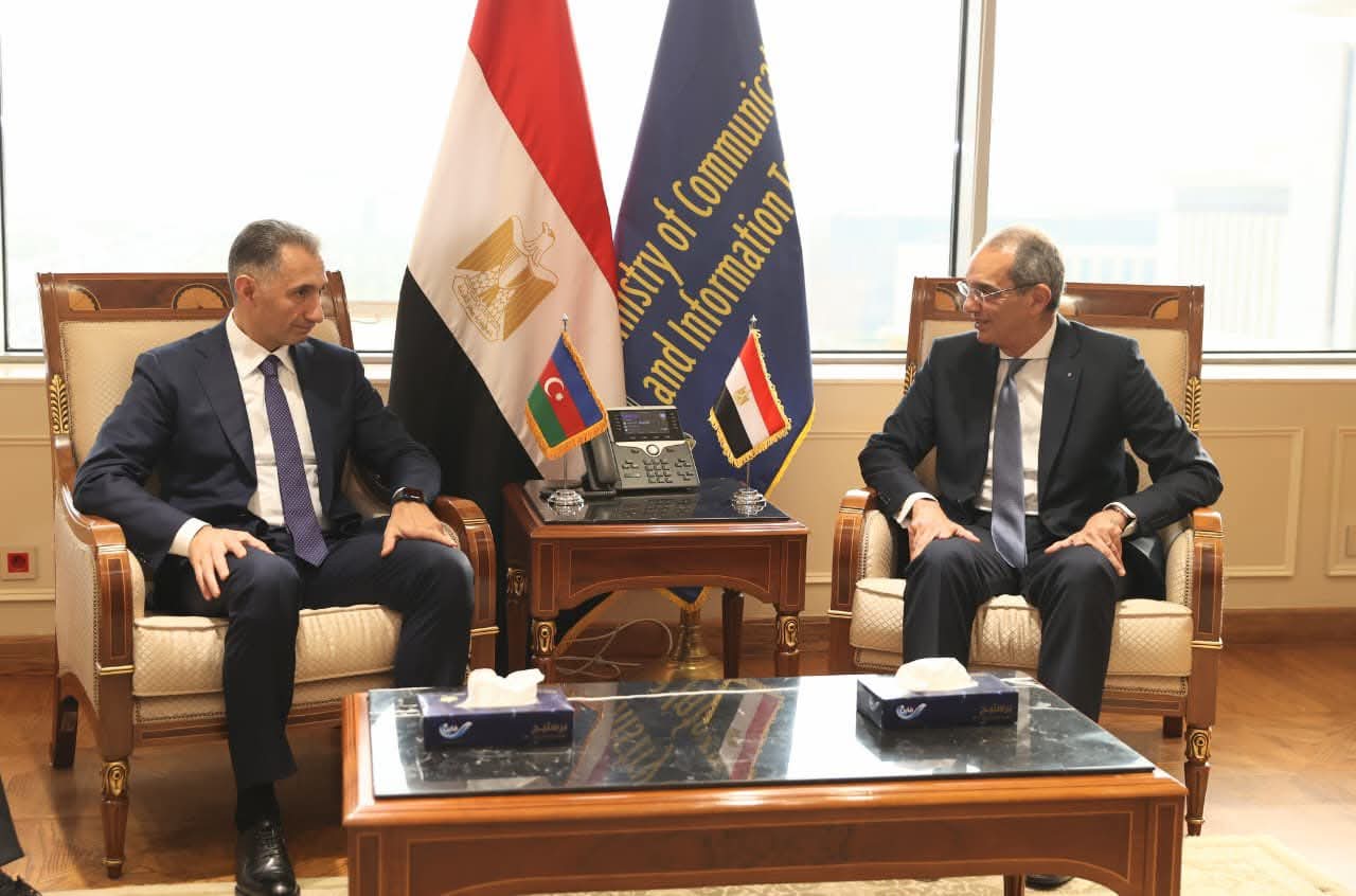 وزير الاتصالات يبحث مع وزير التنمية الرقمية الأذربيجانى تعزيز التعاون المشترك فى التحول الرقمى والذكاء الاصطناعى والأمن السيبرانى