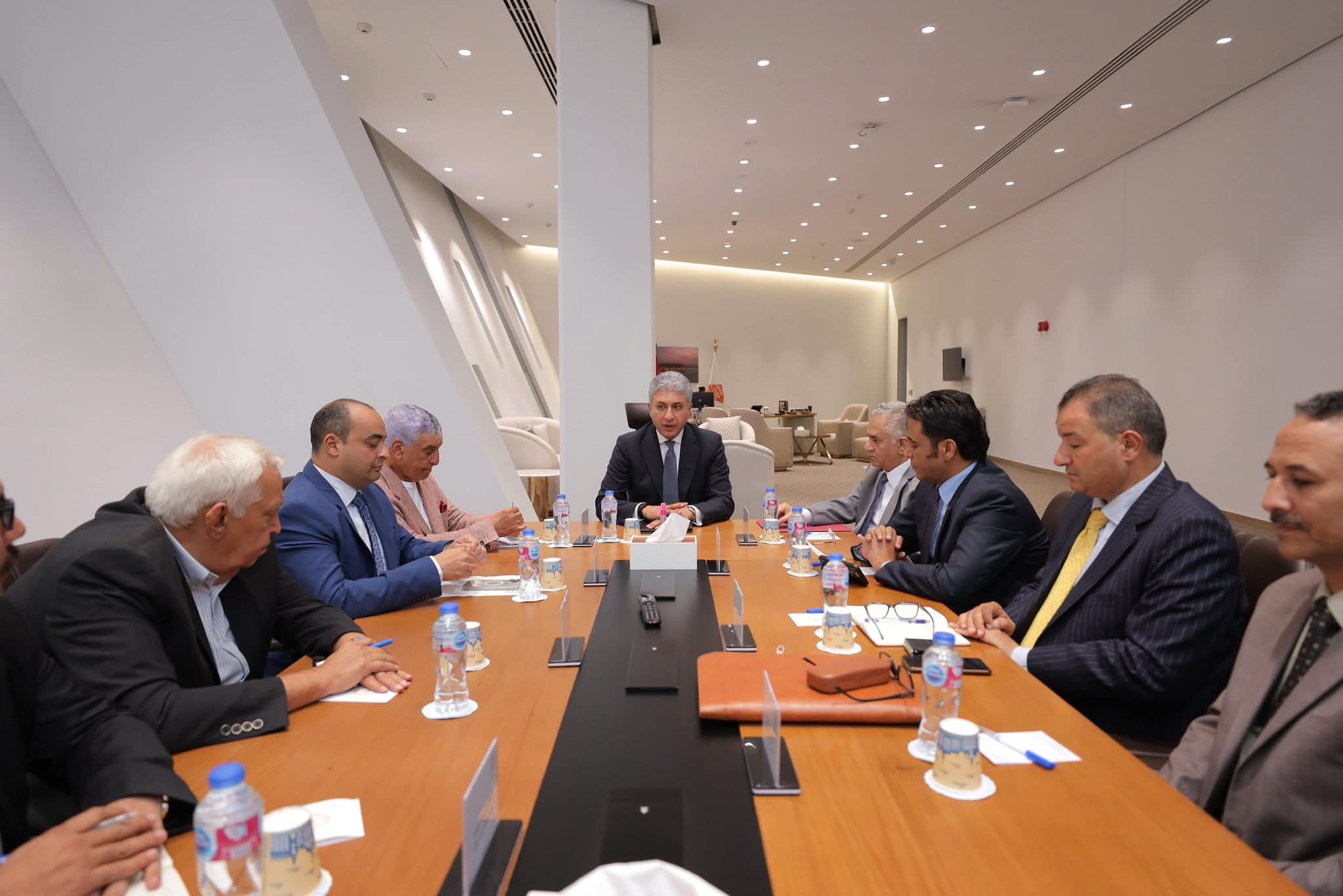 وزير السياحة يعقد اجتماعاً موسعاً لبحث مقترحات تطوير المتحف المصري بالتحرير