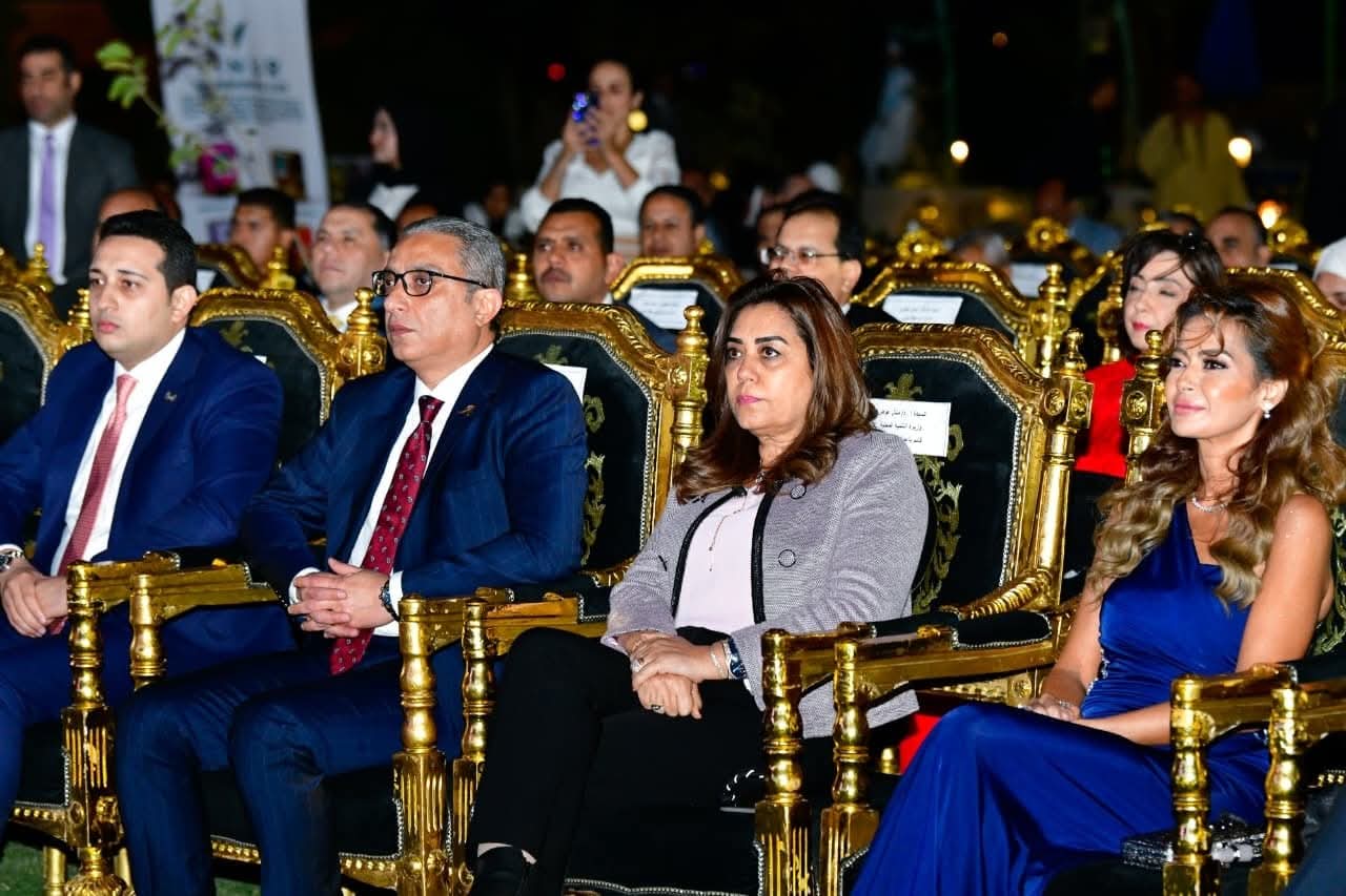 عوض ومحافظ الفيوم يفتتحان الدورة الثانية من 