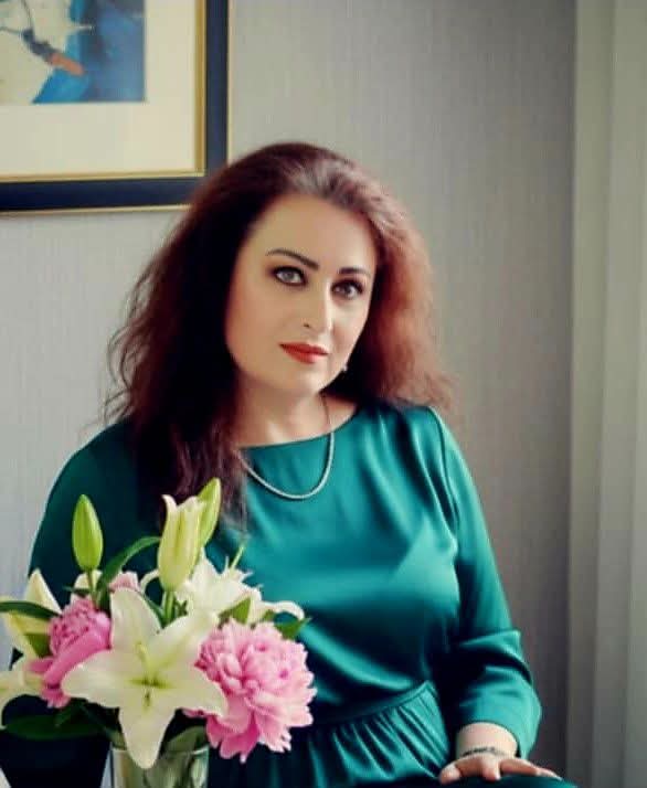 نبيلة متوج تكتب.. عشق وقمر