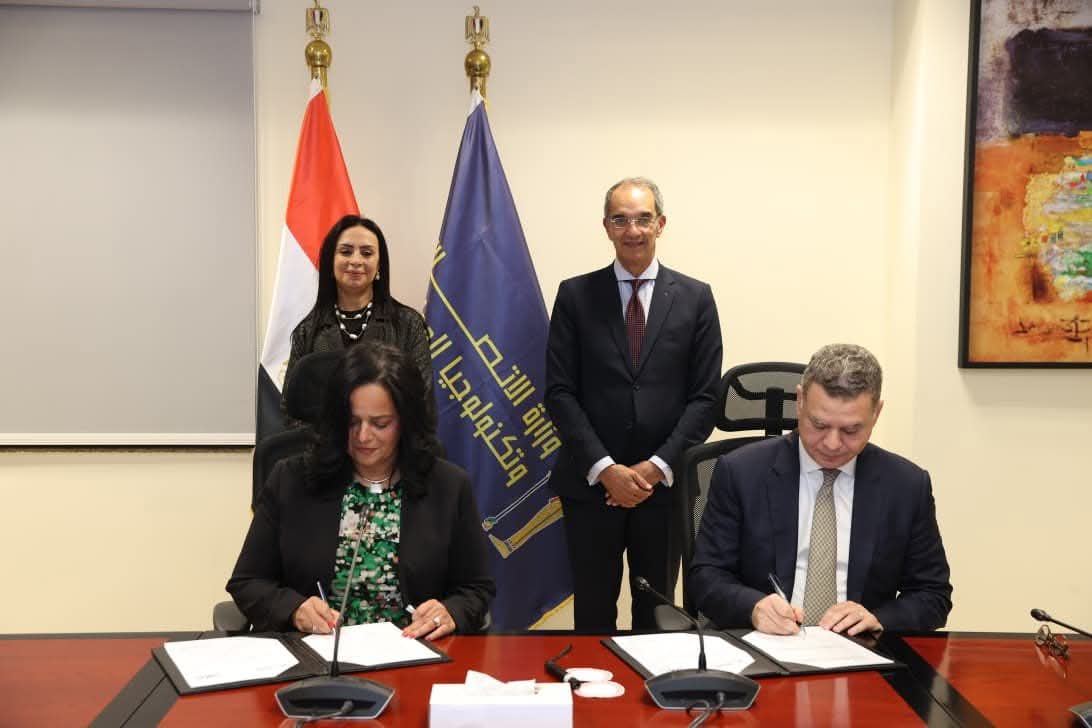 وزيرا الاتصالات والتصاميم يشهدون على بروتوكول إطلاق برنامج الهندباء ITIDA-DXC
